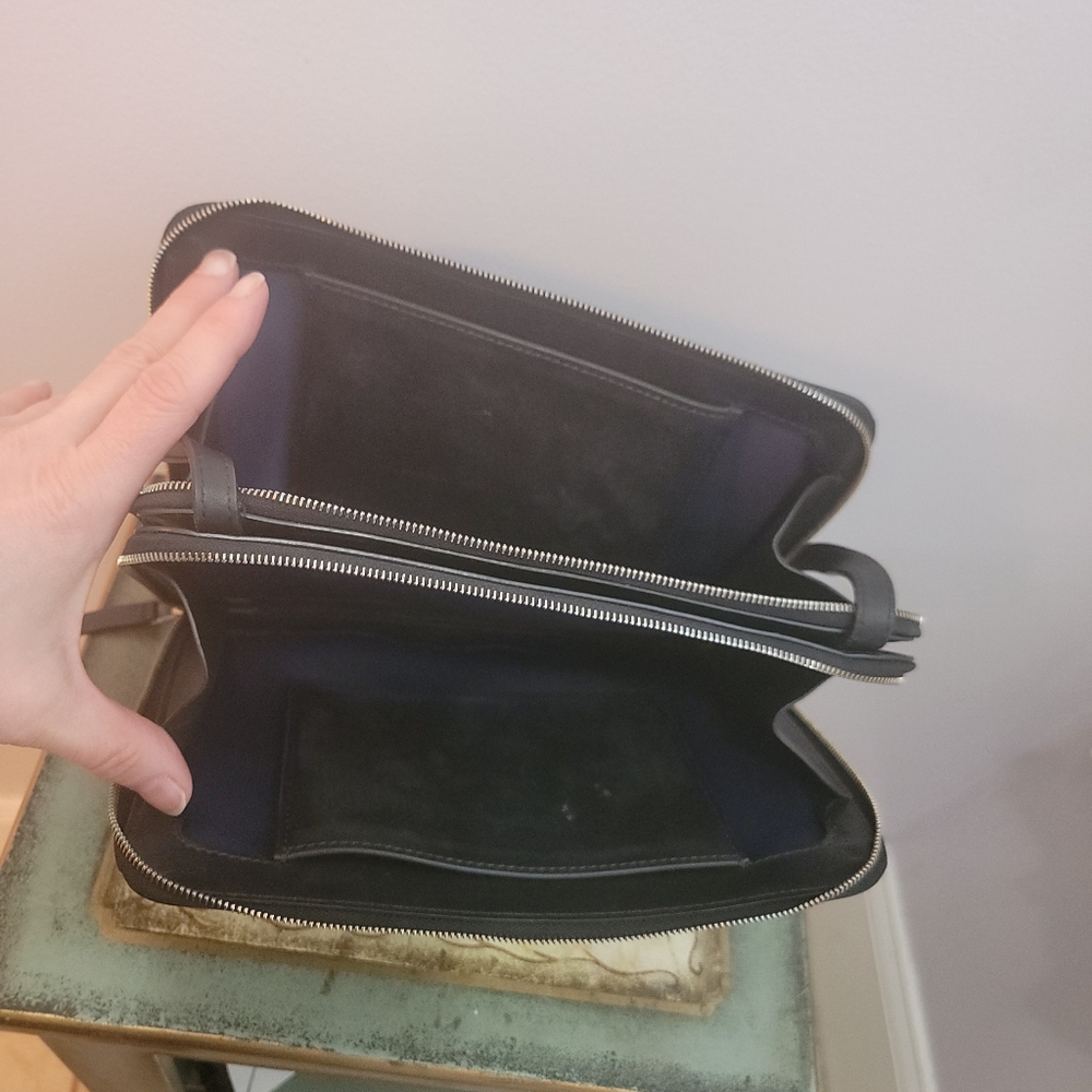 Everlane Black Leather Crossbody - Picture 8 of 15